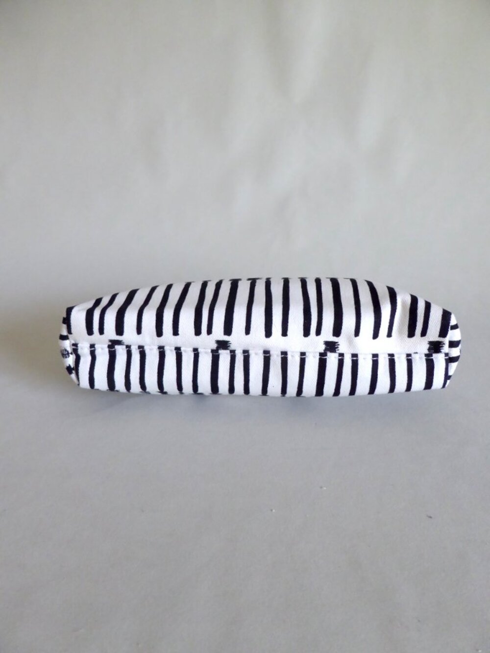 NEW ESTEE LAUDER COSMETIC BAG MAKE UP BAG TRAVEL BAG MASCARA WAND PRINT - Picture 7 of 10